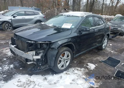 2018 Mercedes-Benz Gla 250 4Matic z USA, uszkodzony, nr VIN WDCTG4GB2JJ477963